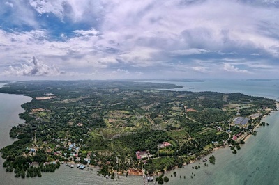 「村を守れ」 中国企業の工場新設に翻弄されるインドネシアの島