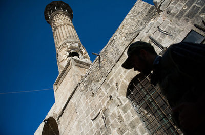 化学兵器使えば「対応策見直す」、英米首脳 シリア政府をけん制