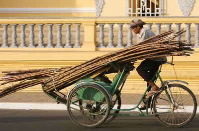 カンボジア、経済多様化に資源開発と農業重視へ