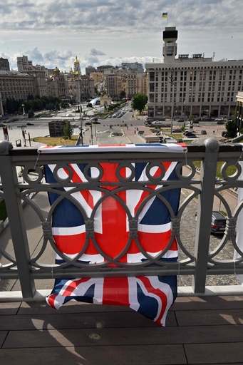 ウクライナ新兵、英国で訓練開始