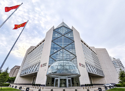 中国の上場銀行が半期報告書発表