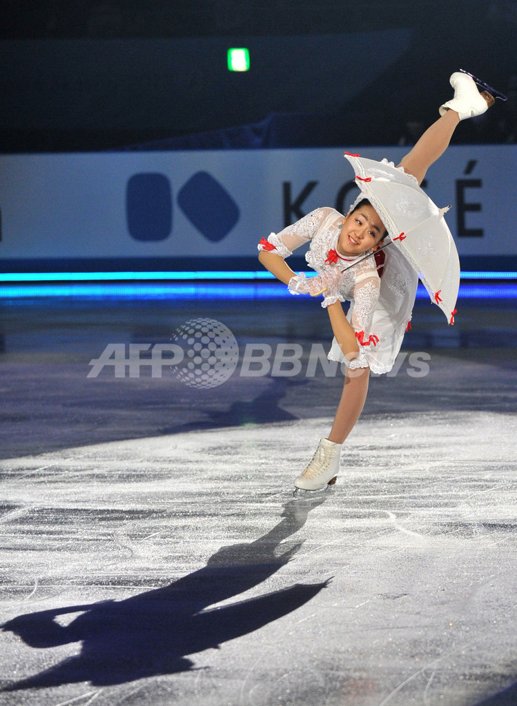 浅田真央らがエキシビションに登場、フィギュアスケート国別対抗
