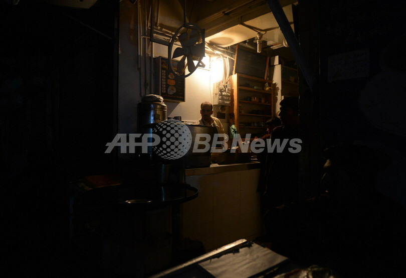 パキスタン全土で大規模停電、1発電所のトラブルが波及