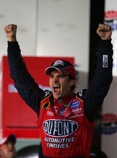 ジェフ・ゴードン 2連勝でシーズン6勝目 写真11枚 国際ニュース：AFPBB