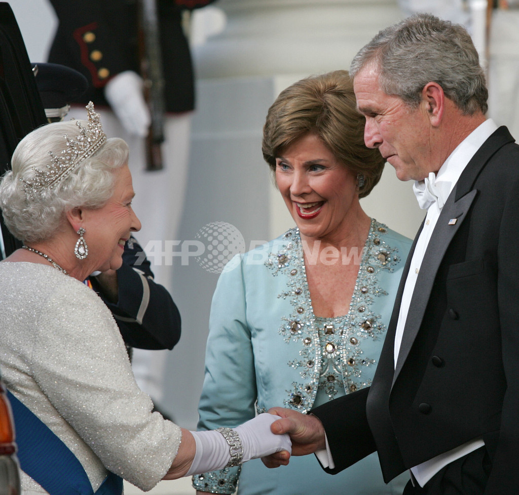 英女王歓迎式典、ブッシュ大統領の失言も - 米国 写真5枚 ファッション ニュースならMODE PRESS powered by AFPBB News