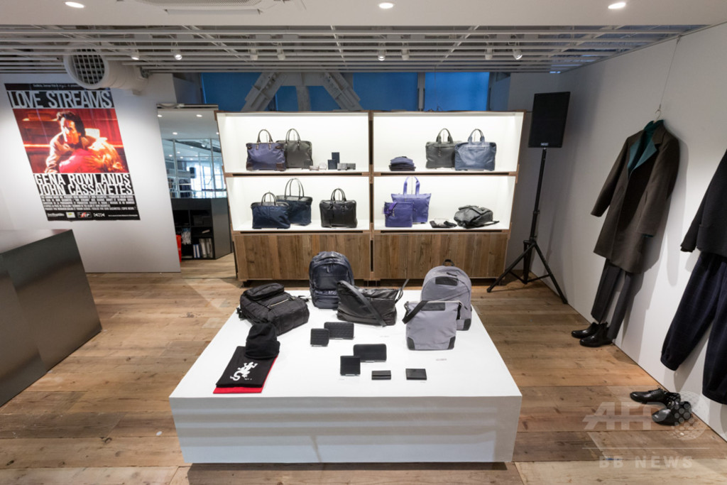 「アニエスベー」銀座店オープニングに豊田エリー登場
