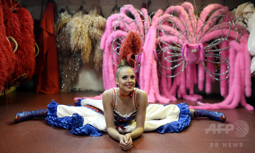 「ムーラン ルージュ」の踊り子たちを支える、パリの老舗靴メーカー
