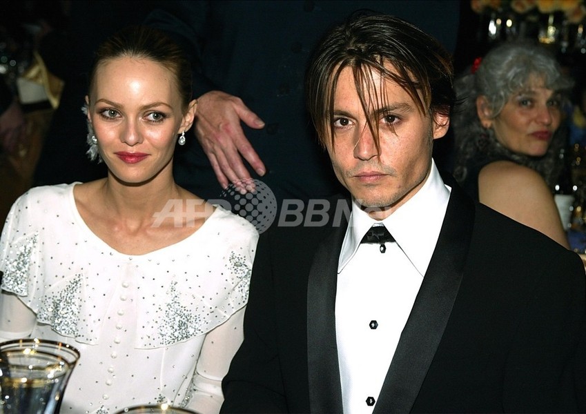 ジョニー・デップ、V・パラディと破局