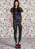 トップショップ（TOPSHOP）とメアリー・カトランズ（Mary Katrantzou）がコラボレーションしたカプセルコレクション。(c)Relaxnews/TOPSHOP