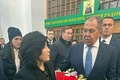 ロシア・モスクワのヤロスラフスキー駅で、旧ソ連時代の1949年に北朝鮮の初代最高指導者、金日成（キム・イルソン）主席による訪問を記念する銘板の除幕式に出席した崔善姫外相（手前左）とセルゲイ・ラブロフ外相（手前右）。ロシア外務省公開（2024年11月1日提供）。(c)AFP PHOTO / Russian Foreign Ministry
