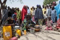 イスラム過激派組織ボコ・ハラムに追われた国内避難民（IDP）が暮らすナイジェリア・ボルノ州ディクワのキャンプ（2014年2月14日撮影）。(c)AFP/FLORIAN PLAUCHEUR