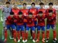第16回アジアカップ決勝、韓国対オーストラリア。試合前の写真撮影に臨む韓国の選手（2015年1月31日撮影）。(c)AFP/Peter PARKS