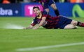 13-14スペイン1部リーグ第34節、FCバルセロナ（FC Barcelona）対アスレティック・ビルバオ（Athletic Bilbao）。ピッチに倒れるFCバルセロナのリオネル・メッシ（Lionel Messi、2014年4月20日撮影）。(c)AFP/JOSEP LAGO