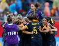 女子サッカーW杯カナダ大会・決勝トーナメント1回戦、ブラジル対オーストラリア。勝利を喜ぶオーストラリアの選手（2015年6月21日撮影）。(c)AFP/Getty Images/Elsa