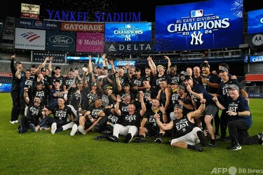 ヤンキース　集合写真 ヤンキースが21度目の地区優勝 ジャッジは5戦連発58号 写真3枚 国際