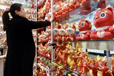 龍をテーマにした商品の売り上げが急増 中国