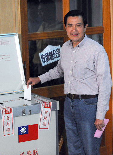 台湾総統選、開票始まる・馬候補がリード