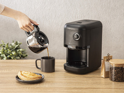 豆挽きからドリップまで全自動！モード切替で好みに合わせて淹れられるコーヒーメーカーが1万円を切る価格で新登場！