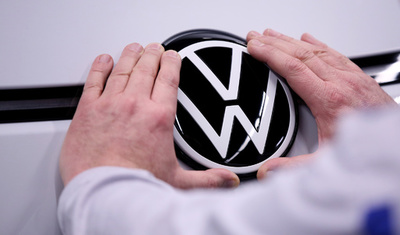 独VW、白人の手が黒人をはじき飛ばすCMに批判殺到 公開停止