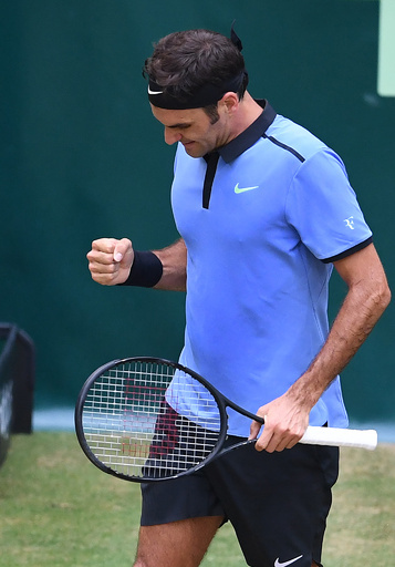 フェデラーが決勝進出、ズベレフとの年の差15歳の対決へ ゲリー・ウェバー・オープン