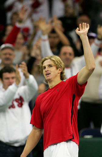 ロシア アンドレエフが第4試合を制し1勝目