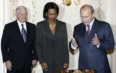 プーチン露大統領、INF条約脱退を示唆