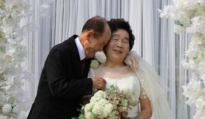経済的理由で結婚式を挙げられなかった国家有功者…韓国・国立公園でかなえた「妻の長年の願い」