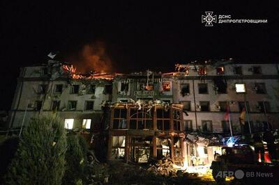 ロシアがゼレンスキー氏の故郷にミサイル攻撃、3人死亡