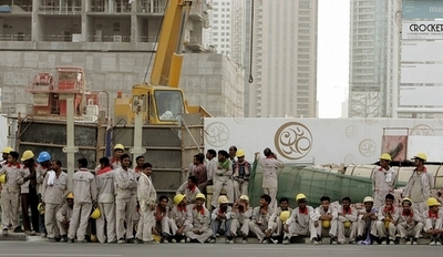 ドバイを席巻する外国人労働者、UAE政府が危機感