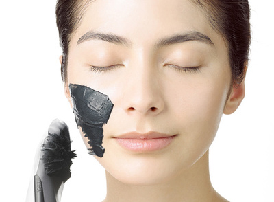 古い角質や余分な皮脂を磁力で除去、「MDNA SKIN」新作美容機器