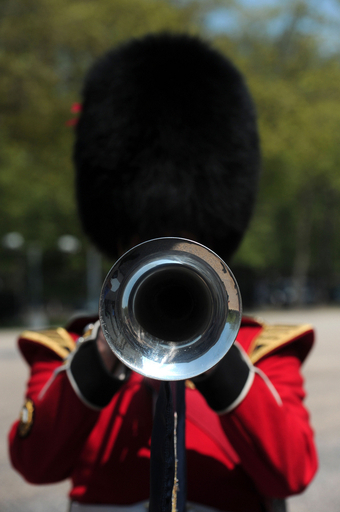 世界最長のファンファーレの列