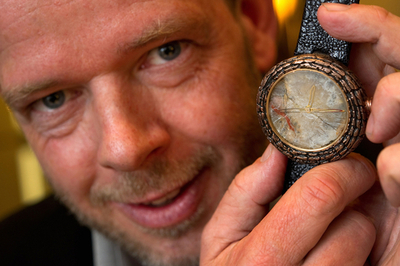 スイス時計産業の異端児たち、恐竜のふんやいん石を使った時計も