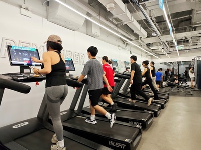 中国のブームは映画から運動へ 春節後にフィットネスが人気