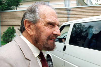 冷戦時代の二重スパイ、ジョージ・ブレイク 95歳に