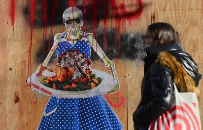 感謝祭の移動控えて、当局の呼び掛け無視し多くの市民が帰省計画