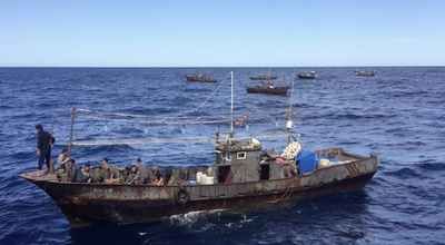 ロシア国境警備隊、北朝鮮の密漁船に発砲 5人負傷