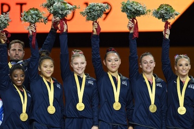女王バイルス15個目の金、世界体操で自身4度目の団体制覇