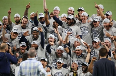 レイズ、アストロズ破ってWS進出 MVPは新人アロサレーナ