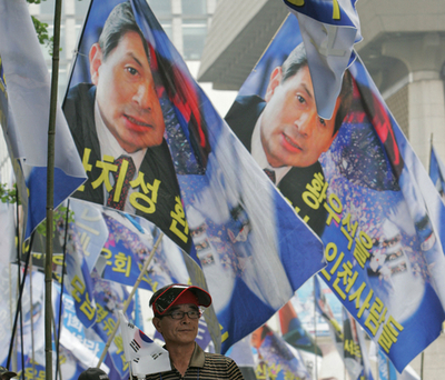 論文捏造疑惑のクローン科学者、ES細胞研究の再開申請