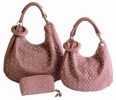 ジミー チュウ「スター スタッズ」シリーズに、日本限定色ピンク登場