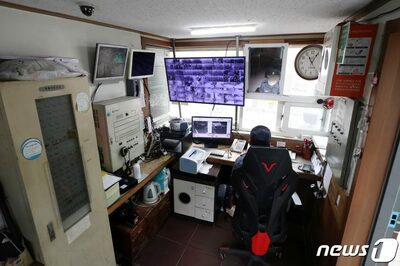 10年勤めた警備員、理由も知らされず解雇…韓国・業者交代で“半数が職失う”
