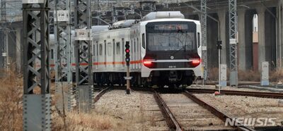 ソウル地下鉄で「車内に凶器を持った男性」と通報…実は作業用カッターナイフを持った包装業者だった