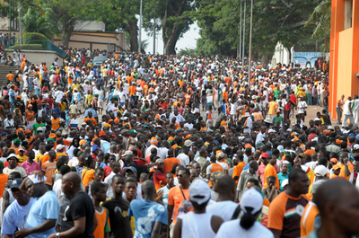 サッカーW杯予選の将棋倒し事故、コートジボワールで3日間の服喪