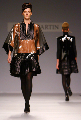 ＜08/09年秋冬パサレラ・シベレス＞フアナ・マルティン、新作を発表