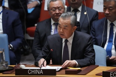 中国外相、イランに「支援」約束