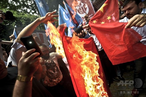 反中デモの韓国人誤襲撃 目が細いから と擁護 トルコ野党党首 写真7枚 ファッション ニュースならmode Press Powered By Afpbb News