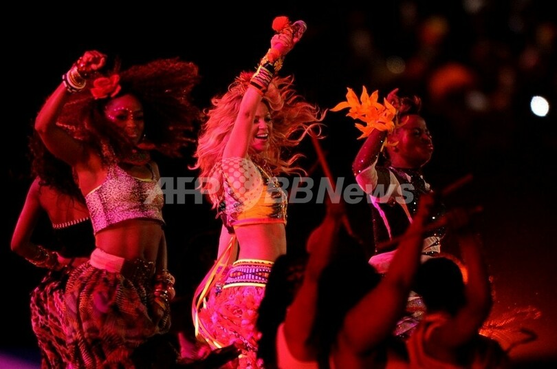 シャキーラ W杯閉会式で熱唱 写真13枚 国際ニュース Afpbb News