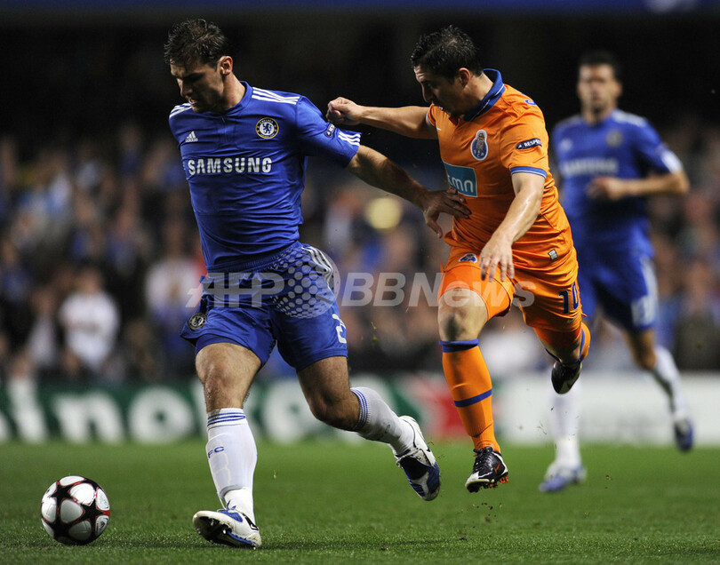 チェルシーがアネルカの得点でポルトに勝利、アトレティコはホームでドロー