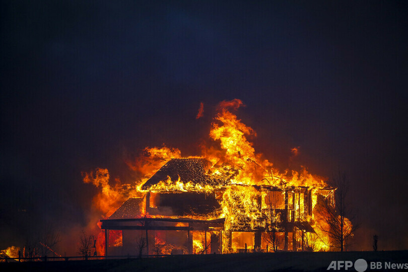 米コロラド州で山火事 住宅数百戸焼失 3 3万人避難 写真13枚 国際ニュース Afpbb News