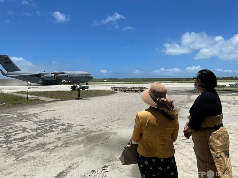 トンガに初の支援物資到着 豪・NZから